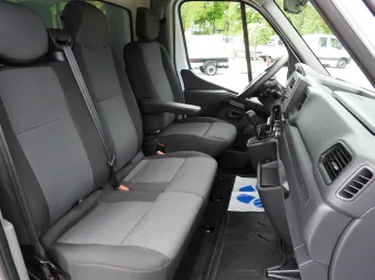 Renault Master skrzynia plandeka 10 palet 165KM 972721 - fotel pasażera