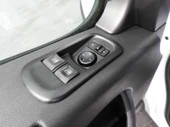 Renault Master skrzynia plandeka 10 palet 165KM 972721 - panel sterowania
