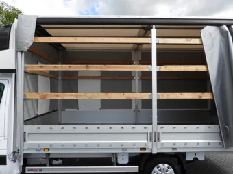 Renault Master skrzynia plandeka 10 palet 165KM 972721 - wnętrze kabiny