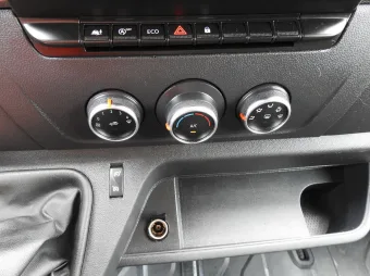 Renault Master skrzynia plandeka 10 palet 165KM 276004 - detal