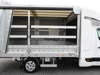 Renault Master skrzynia plandeka 8 palet 165KM 593824 - detal