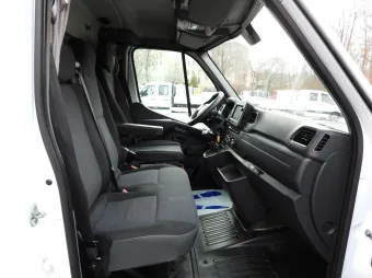 Renault Master skrzynia plandeka 10 palet 165KM 104473 - fotel kierowcy