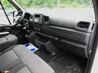 Renault Master skrzynia plandeka 10 palet 165KM 546804 - fotel kierowcy