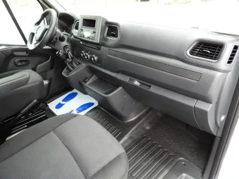 Renault Master skrzynia plandeka 10 palet 165KM 553225 - fotel kierowcy