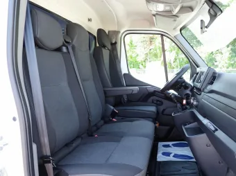 Renault Master skrzynia plandeka 10 palet 165KM 560534 - fotel kierowcy