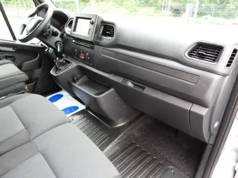 Renault Master skrzynia plandeka 10 palet 165KM 593853 - fotel kierowcy