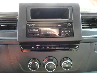 Renault Master skrzynia plandeka 10 palet 165KM 594417 - fotel kierowcy