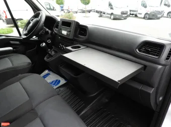 Renault Master skrzynia plandeka 10 palet 165KM 755185 - fotel kierowcy