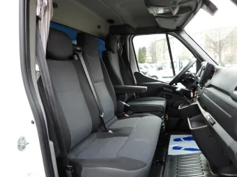 Renault Master skrzynia plandeka 10 palet 165KM 104473 - fotel pasazera