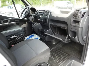 Renault Master skrzynia plandeka 8 palet 170KM 613631 - fotel pasazera