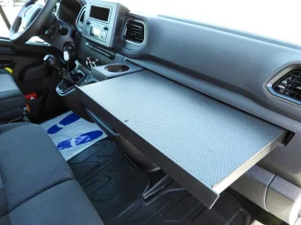 Renault Master skrzynia plandeka 9 palet 165KM 941311 - fotel pasazera
