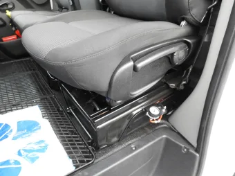 Renault Master skrzynia plandeka 10 palet 165KM 549550 - fotele