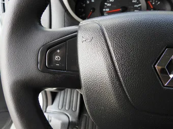 Renault Master skrzynia plandeka 8 palet 170KM 613631 - fotele