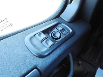 Renault Master skrzynia plandeka 9 palet 165KM 941311 - fotele