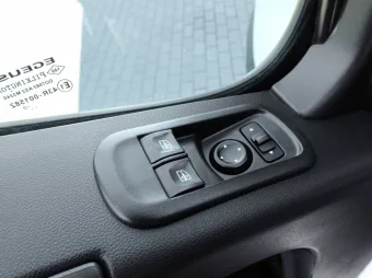 Renault Master skrzynia plandeka 10 palet 165KM 224009 - kierownica