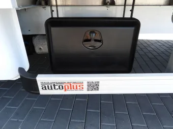 Renault Master skrzynia plandeka 9 palet 165KM 941311 - kierownica