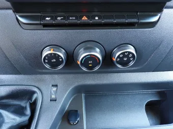 Renault Master skrzynia plandeka 9 palet 165KM 941311 - klima