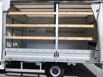 Renault Master skrzynia plandeka 10 palet 165KM 130368 - kokpit