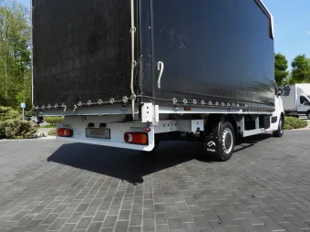 Renault Master skrzynia plandeka 10 palet 165KM 540793 - kokpit