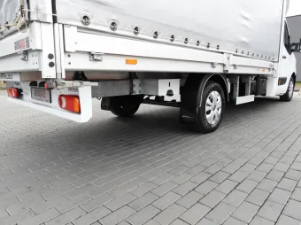 Renault Master skrzynia plandeka 8 palet 165KM 593824 - kokpit