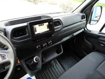 Renault Master skrzynia plandeka 10 palet 165KM 104473 - konsola