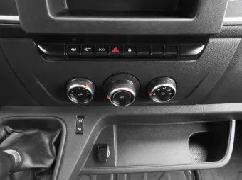 Renault Master skrzynia plandeka 10 palet 165KM 363110 - konsola