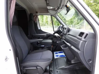Renault Master skrzynia plandeka 8 palet 165KM 414173 - konsola