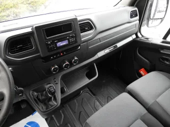 Renault Master skrzynia plandeka 10 palet 165KM 537250 - konsola