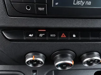 Renault Master skrzynia plandeka 10 palet 165KM 546804 - konsola