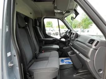 Renault Master skrzynia plandeka 10 palet 165KM 755733 - konsola