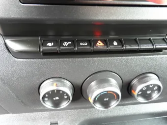 Renault Master skrzynia plandeka 10 palet 165KM 755185 - lewarek
