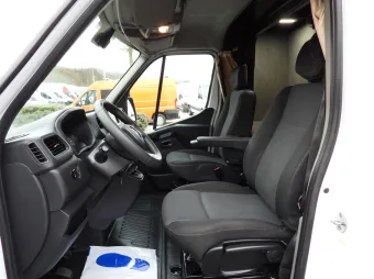Renault Master skrzynia plandeka 8 palet 165KM 593824 - licznik
