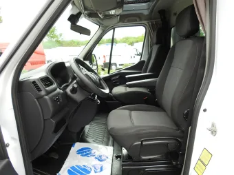 Renault Master skrzynia plandeka 10 palet 165KM 106876 - panel