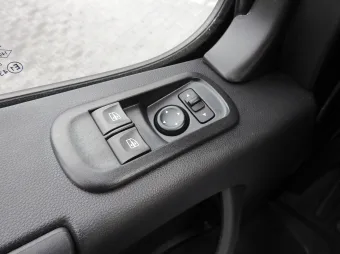Renault Master skrzynia plandeka 10 palet 165KM 993955 - panel