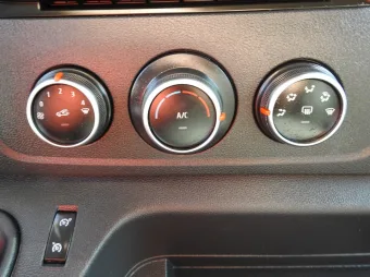 Renault Master skrzynia plandeka 10 palet 165KM 594417 - pasazer