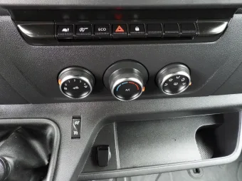 Renault Master skrzynia plandeka 9 palet 165KM 363881 - podsufitka