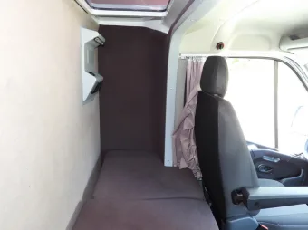 Renault Master skrzynia plandeka 8 palet 165KM 414173 - podsufitka