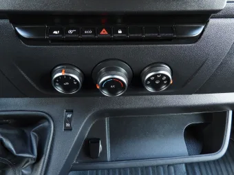 Renault Master skrzynia plandeka 8 palet 165KM 754052 - podsufitka