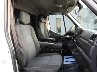 Renault Master skrzynia plandeka 9 palet 165KM 755938 - podsufitka