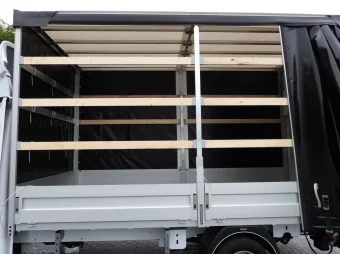 Renault Master skrzynia plandeka 8 palet 145KM 011816 - radio