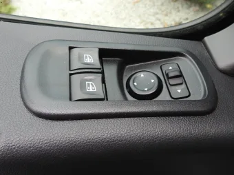 Renault Master skrzynia plandeka 10 palet 165KM 106876 - radio