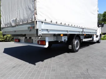 Renault Master skrzynia plandeka 10 palet 165KM 634441 - radio