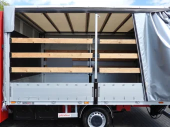 Renault Master skrzynia plandeka 8 palet 165KM 754052 - radio