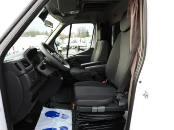 Renault Master skrzynia plandeka 9 palet 165KM 755938 - radio