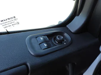 Renault Master skrzynia plandeka 8 palet 170KM 893694 - radio