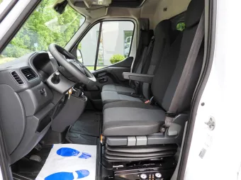 Renault Master skrzynia plandeka 10 palet 165KM 940813 - radio