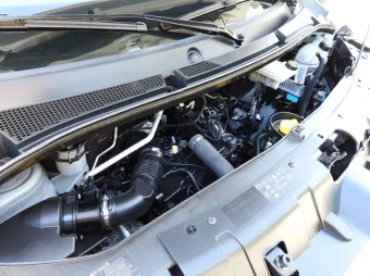Renault Master skrzynia plandeka 9 palet 165KM 941311 - radio