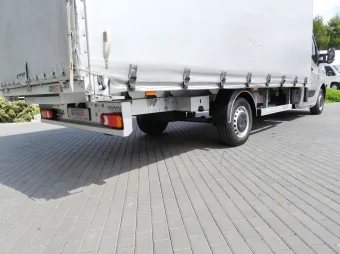 Renault Master skrzynia plandeka 10 palet 165KM 071422 - siedzenia