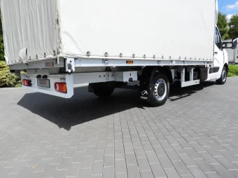 Renault Master skrzynia plandeka 10 palet 165KM 130368 - siedzenia