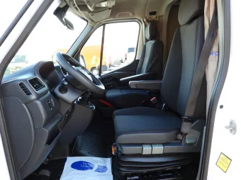 Renault Master skrzynia plandeka 10 palet 165KM 224009 - siedzenia